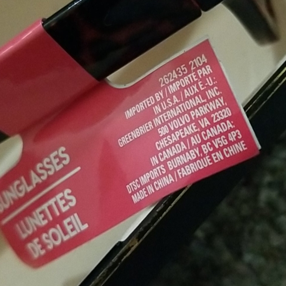 Fashion Sunglasses with Case - Picture 10 of 12